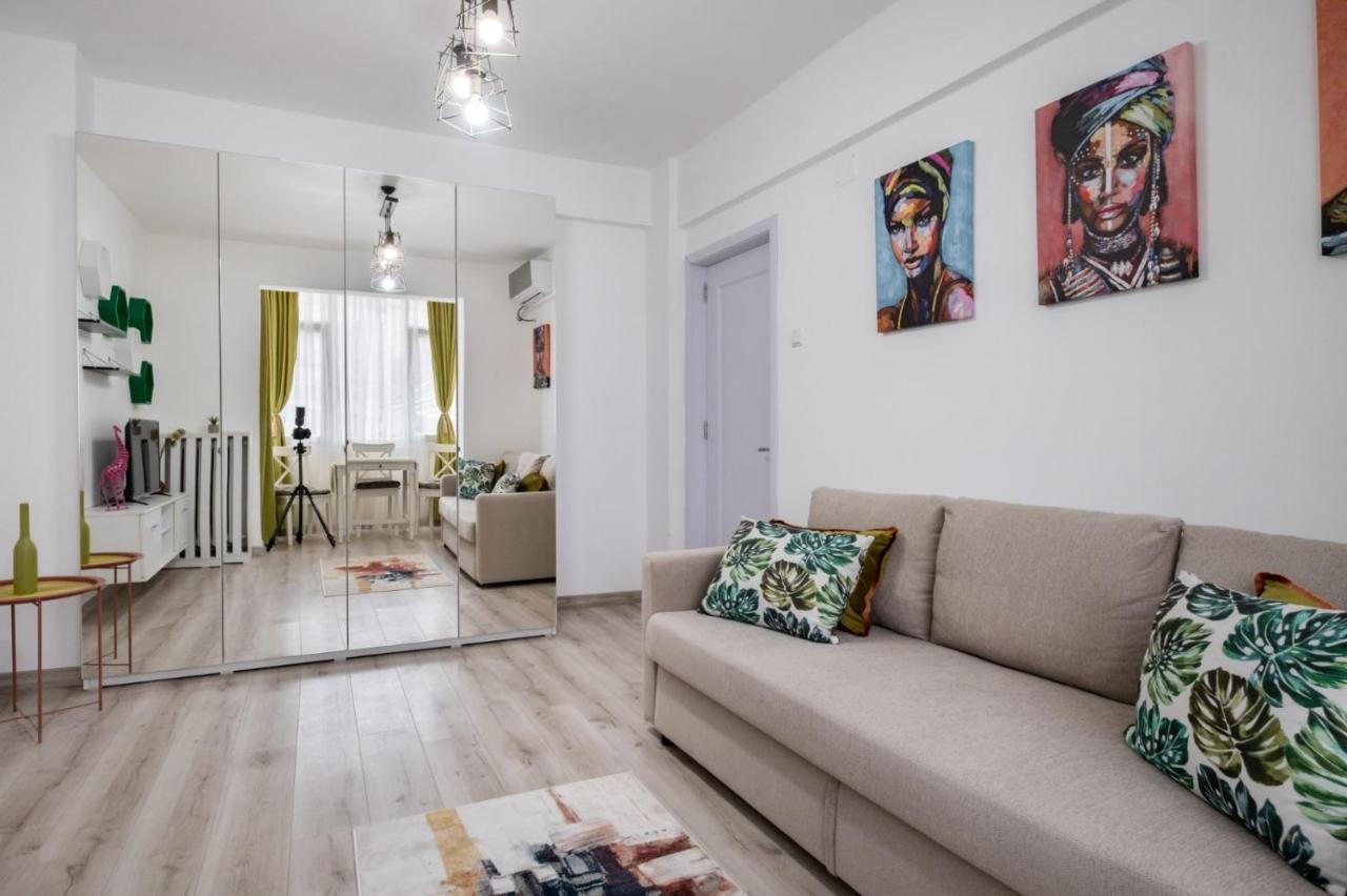 Laroka House Cosy And Modern Apartment Universitate-City Centre Bucarest Exterior foto