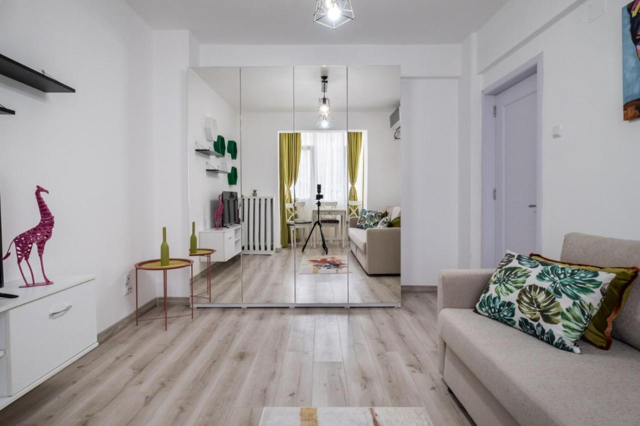 Laroka House Cosy And Modern Apartment Universitate-City Centre Bucarest Exterior foto