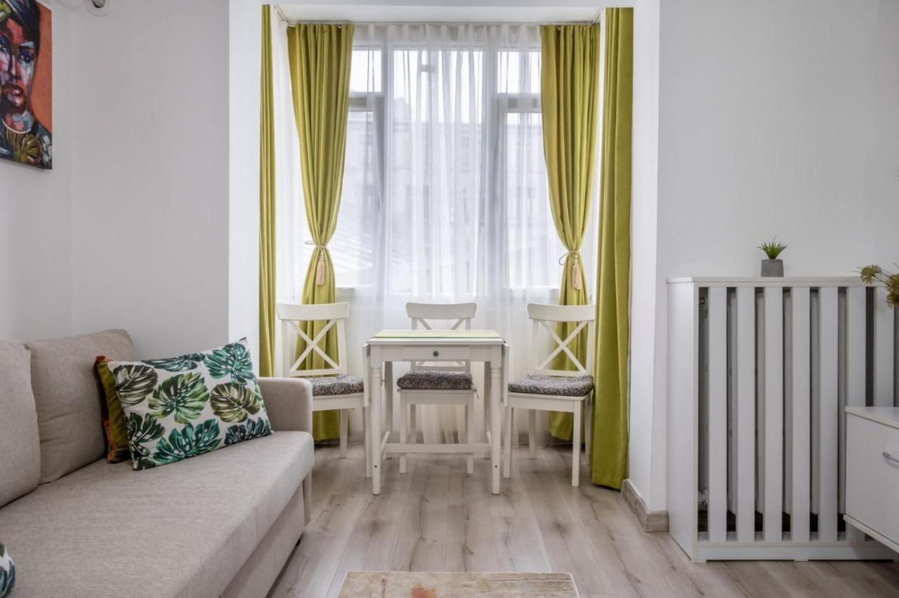 Laroka House Cosy And Modern Apartment Universitate-City Centre Bucarest Exterior foto