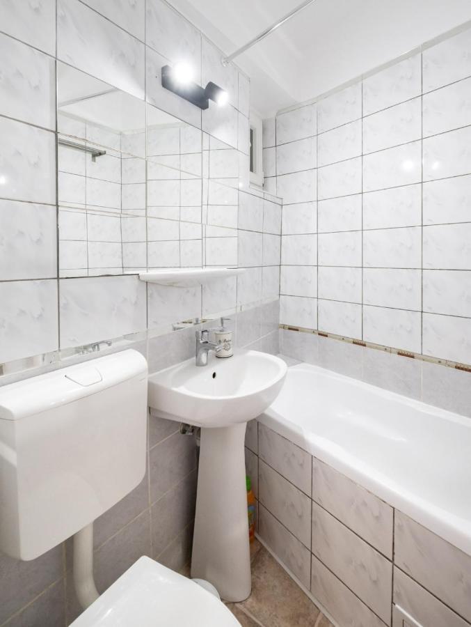 Laroka House Cosy And Modern Apartment Universitate-City Centre Bucarest Exterior foto