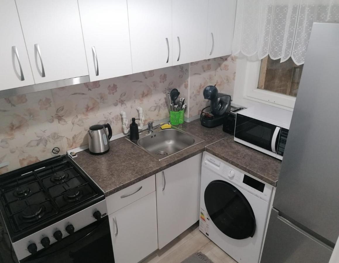 Laroka House Cosy And Modern Apartment Universitate-City Centre Bucarest Exterior foto